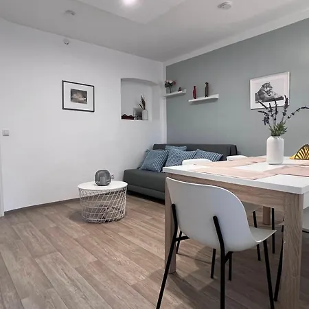 Nice2be Lions - Zentrum Apartman Augsburg